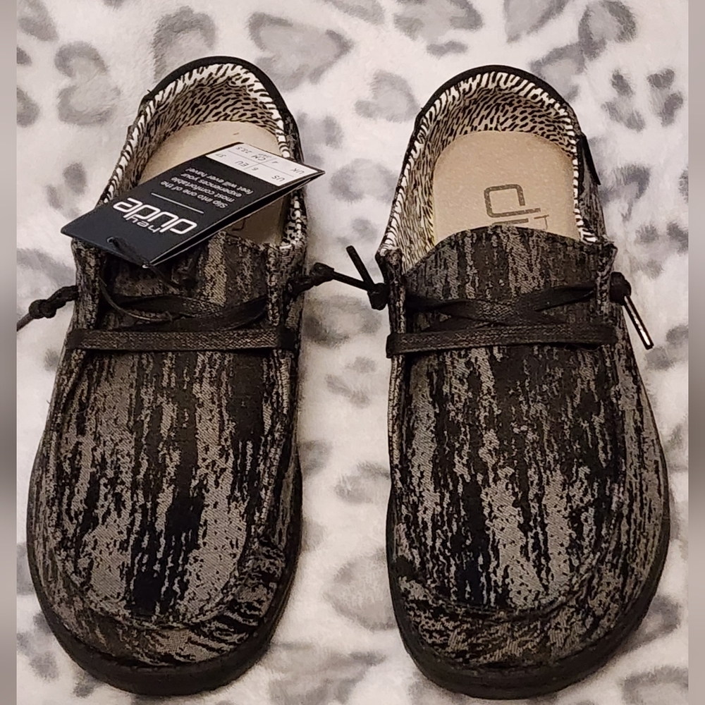 NEW Black/Gray Women's Hey dude Wendy size 6
